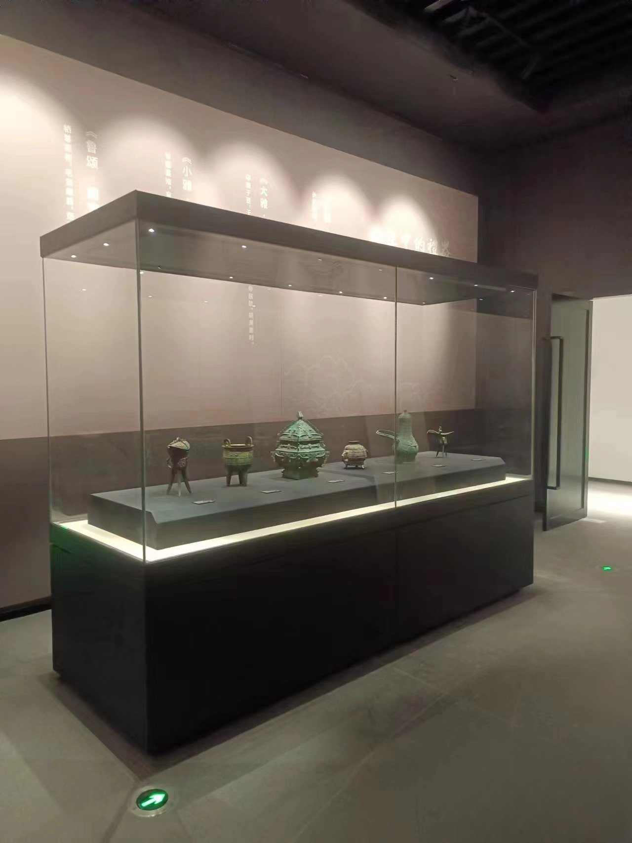洛陽(yáng)博物館展柜河南博物館展柜設(shè)計(jì)理念——中強(qiáng)展柜廠