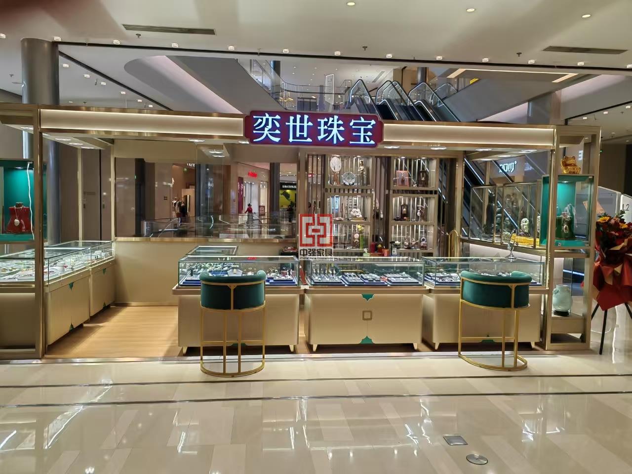 高檔珠寶首飾店鋪，商場(chǎng)多經(jīng)點(diǎn)位展柜定制，南京中強(qiáng)展柜廠