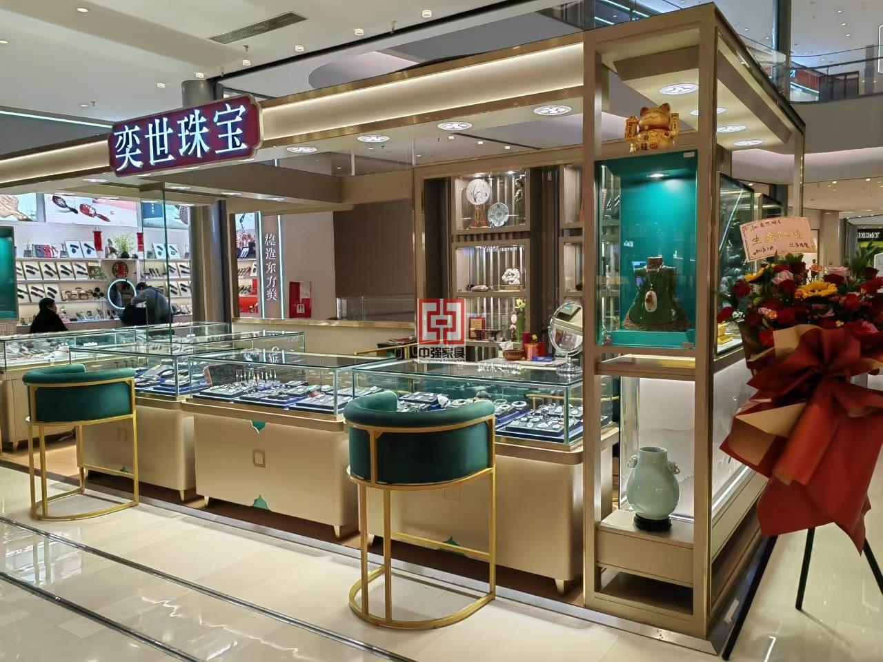 中強(qiáng)專業(yè)定制珠寶展柜